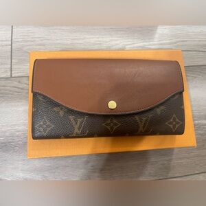 Louis Vuitton Wallet (Rarely Used) Authentic